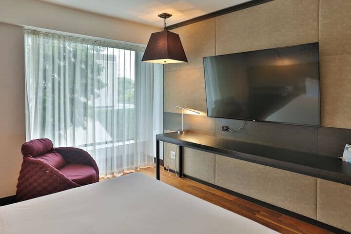 Room 37 of 104