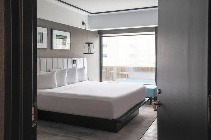 Room 26 of 104