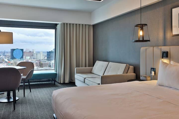 Room 15 of 104