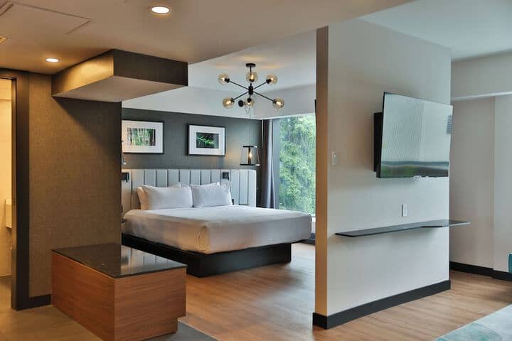 Room 32 of 104