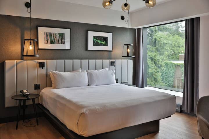 Room 34 of 104